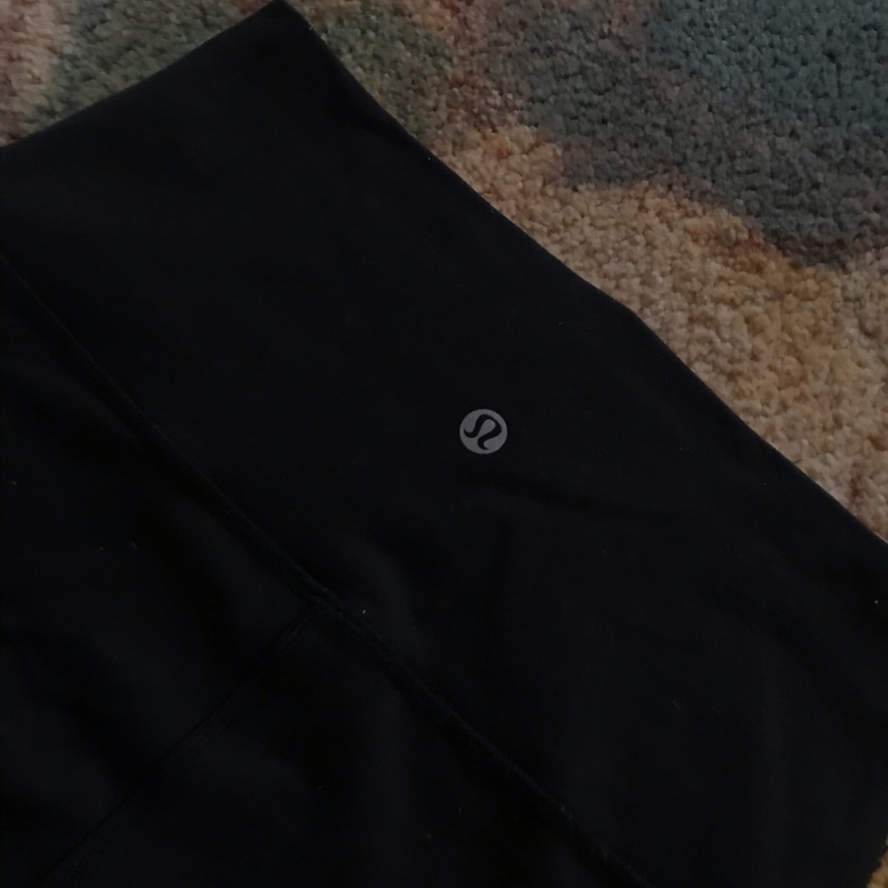 Lululemon 28” wonder under Size 4 - Picture 4 of 5